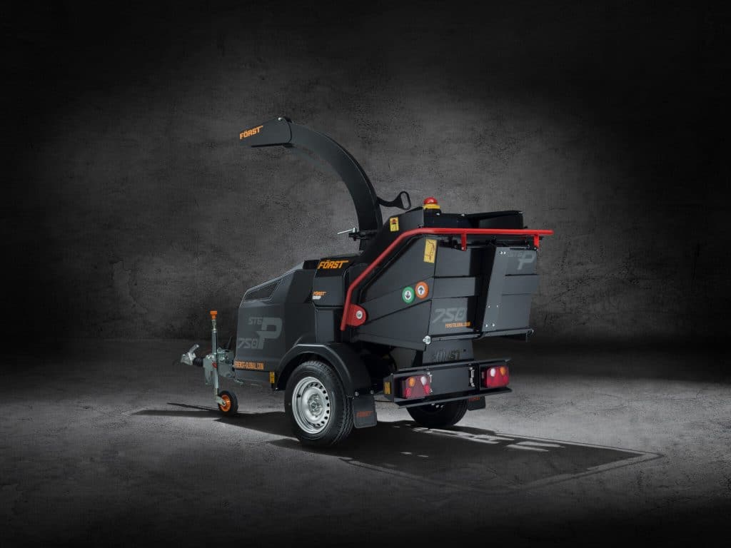 Forst ST6P 750 towable wood chipper rear right angle showing chassis